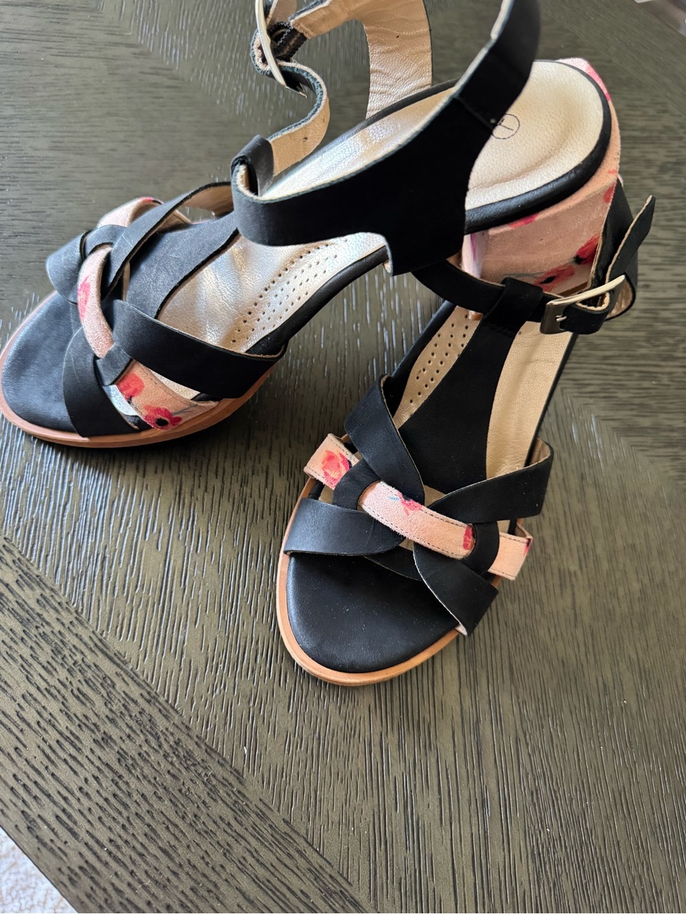 Unity in diversity floral strappy black heel sandals EU 40 US 9.5